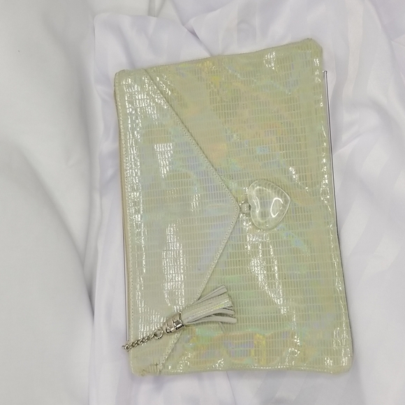 FARACHI LIME IRIDESCENT CLUTCH - Picture 1 of 8